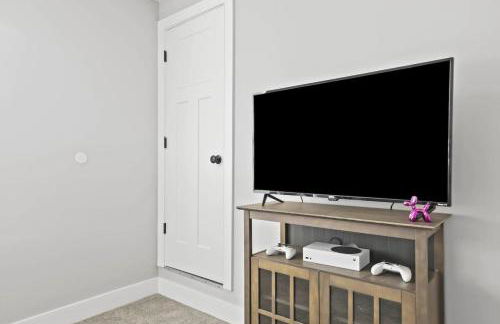 Massive home downtown with Hot Tub - Foto 18