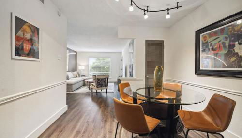 Spring Deals Walk to Galleria Holiday Ready Unit 108 - Foto 4