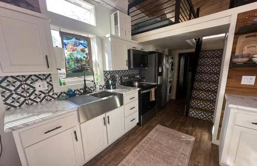 Blueberry Farm Cottage, Hot Tub, Creek, Game Room - Foto 11