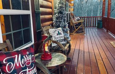 Breath of Heaven Cabin- Hot Tub, Deck, Pond, PETS - Foto 48