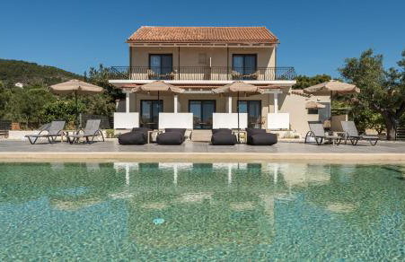 Marea Luxury Suites - Photo 25