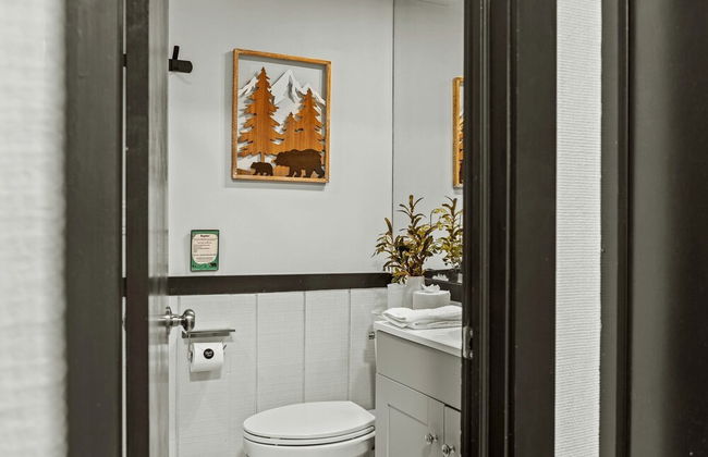 Pocono Bear Den by Avantstay Stylish Modern Deck w Grill Outdoor Dining - Foto 30