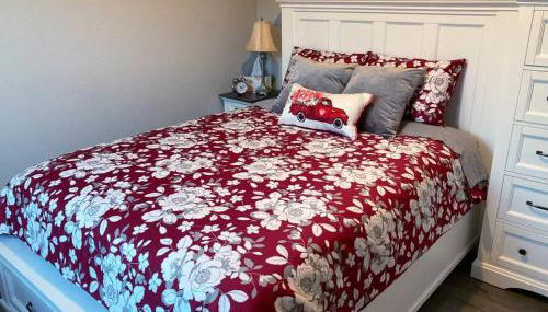 Country-Style Modern Living Suite w/Queen Bed - Foto 3