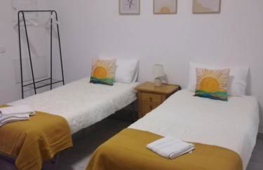 Casa Amarela - Foto 1