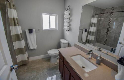 3 bed home with huge yard near Hidden Lake - Foto 15