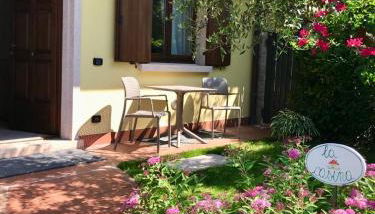 The yellow house - Foto 1, Garden