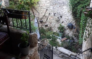 LA GARDE ADHEMAR, L'escalier Médiéval - Foto 27