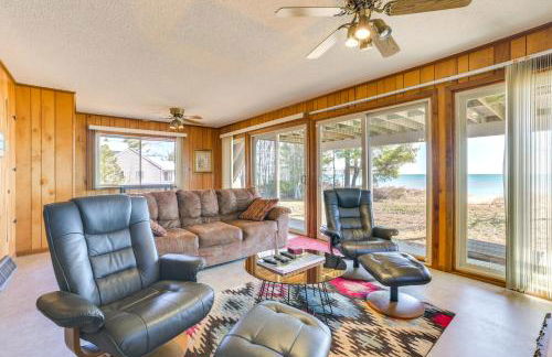 Private Beach Waterfront Home on Lake Huron! - Foto 16