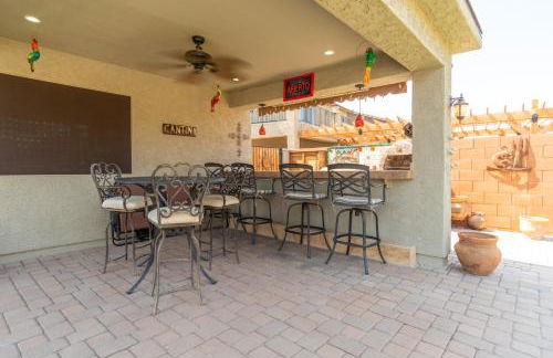 Oasis Villa With Pool, Putting Green & Pool Table - Photo 11