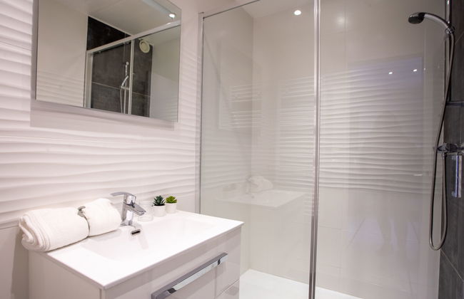 1 bedroom Apartment in Bormes-les-Mimosas with swimming pool and garden - Photo 13