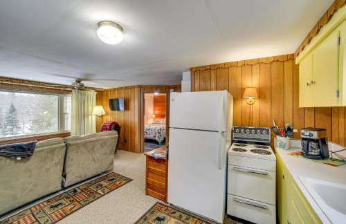 Ice Fish and Snowmobile Riverfront Manistique Cabin - Foto 10