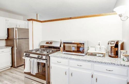 Modern Cozy Home 4 min Drive from Notre Dame - Foto 7