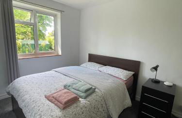 Lovely 2 bedroom apartment with a garden - Photo 4