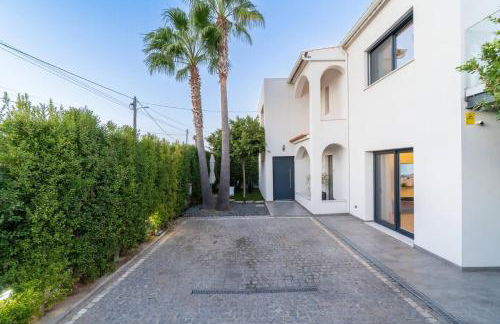 Stylish Algarve Retreat- Priv. Pool & Beach Nearby - Photo 15