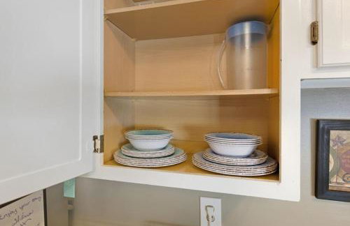 Next Stop! Comfort! 3 BR Near Amtrak Station! - Foto 35