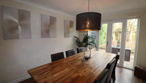 Binfield - Spacious Luxurious Four Bedroom House - Foto 1