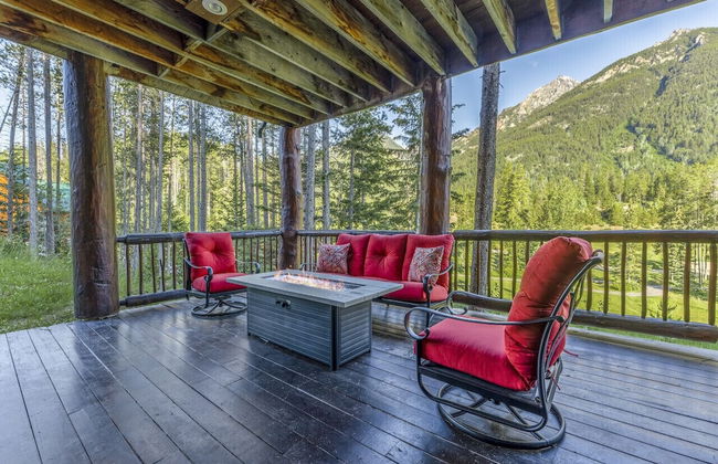 Luxury Log Chalet | Pool + Private HotTub | Ski In/Out | Overlooking Greywolf GC - Photo 23