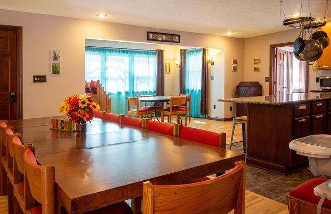 Private Retreat w Pool Hot Tub and Dining Hall - Foto 24