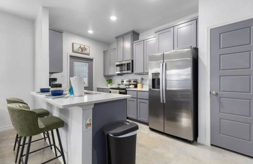 NEW Temple 12 BD Contractor & Group Friendly - Foto 4