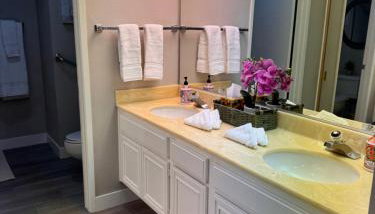 Charming & Cozy 2-Bedroom in the Heart of Cathedral City! - Foto 5, towels