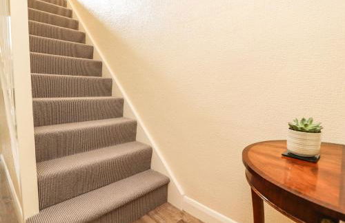 Grange House - Photo 13