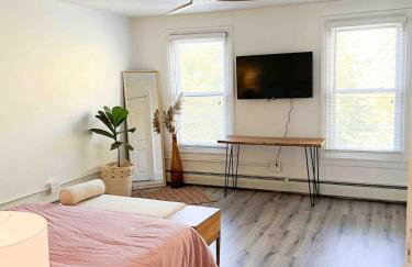 Retreat with Parking Sleeps 6 - Foto 14