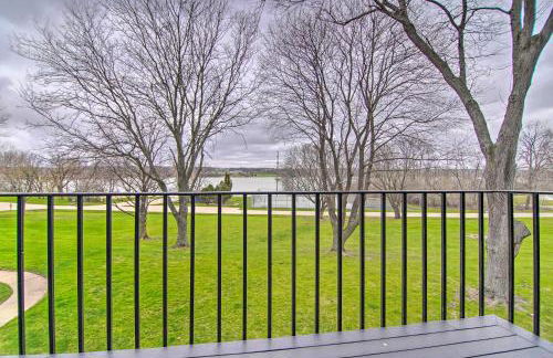 Cozy Lake Geneva Retreat with Year-Round Views! - Foto 23