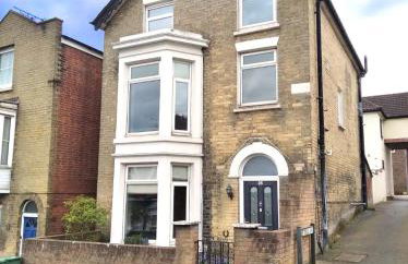 Eden Cottage - 9 Guests, Sea Views, Central Cowes, Ferry Deal - Foto 2