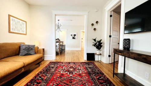 Trendy and Stylish 3BR Uptown Duplex - Foto 3
