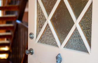 Pet & Kid Friendly Cozy Cabin, BBQ, Firepit, Outdoor Dining, Forest Views - Photo 19