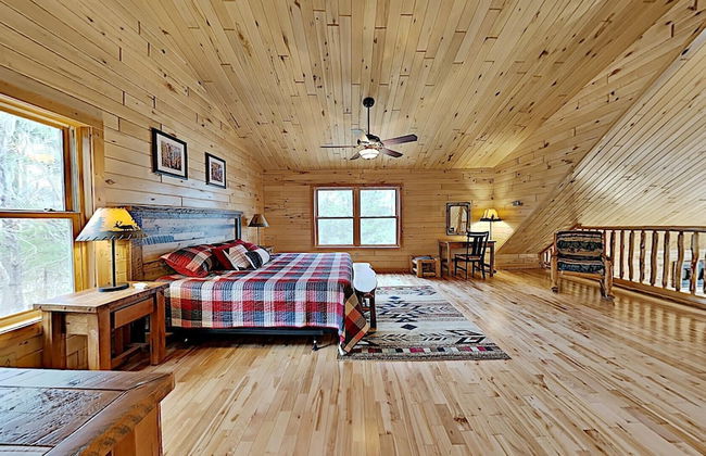 Sunset Cove Cabin On Lake Grindstone - Photo 7