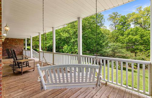 15 Minutes to Asheville! Spacious 7BR Luxury Home | Pool | Hot Tub | Game Room - Foto 5