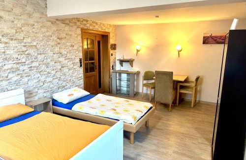 Grosse Wohnung Vollausgestattet - Foto 1