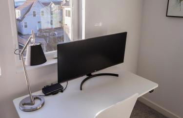 Steps to Alki Beach with Water Views Rooftop deck - Foto 23