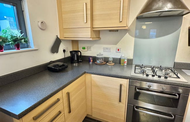 Sea Breeze Retreat in Swansea - Photo 21