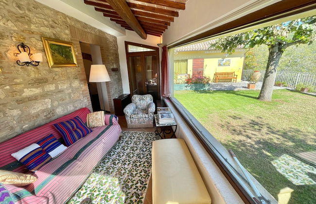 Luxurious Umbrian Retreat for 10 With Private Terrace and Pool - Photo 43