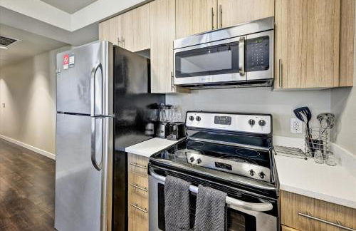 Global Luxury Suites San Jose Downtown - Photo 18