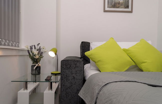 3-bedroom Apartment by Eden Project - Free Parking - Photo 9