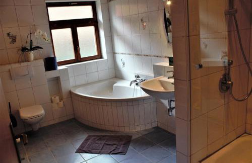 Große Ferienwohnung in altem Gutshaus - Foto 17