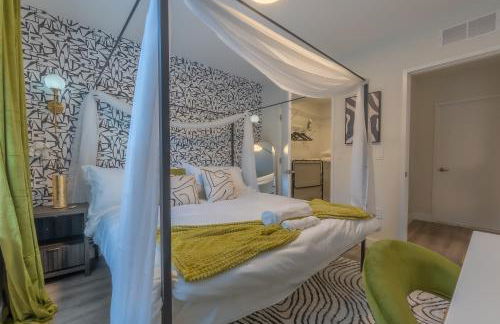 Opulence in Olive 4 bedrooms, 4 baths with 10 beds, Park 2 cars FREE - Foto 15