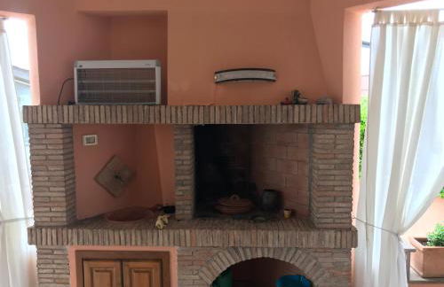 VILLA NEVADA Esclusiva con PISCINA Privata, Il Tuo Angolo di Pace a 5 Minuti dal MARE e 20 Minuti da ROMA - Photo 13