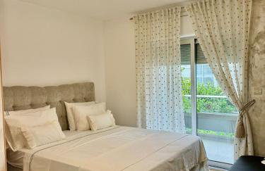 CECILIA Holiday Apartment, Private Parking Included - Foto 3