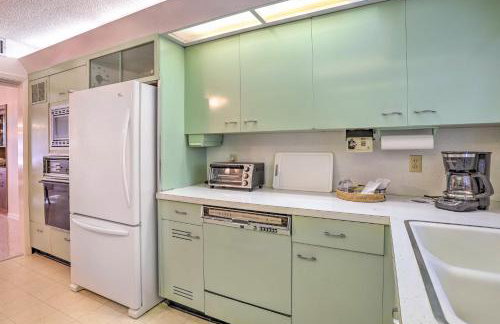 Retro St Pete Home with Private Heated Pool - Foto 13