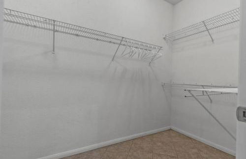 Vegas Retreats Pool, Arcade, Fun, 10min from Airport and the Strip - Foto 22