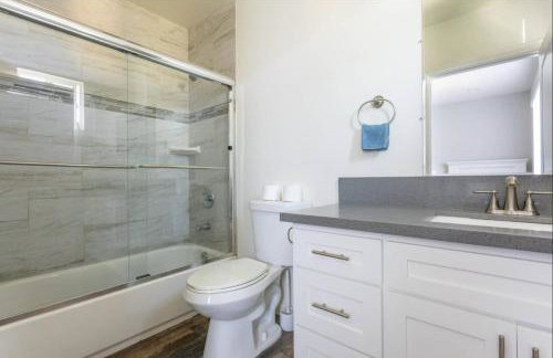 Cheerful 5BR house with parking near USC - Photo 14