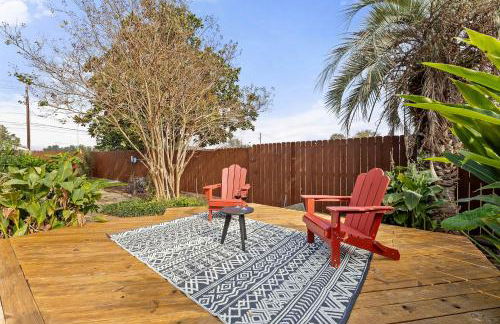 Gorgeous 6BR 3 5 Bth Home with Pool and Game Room - Photo 49