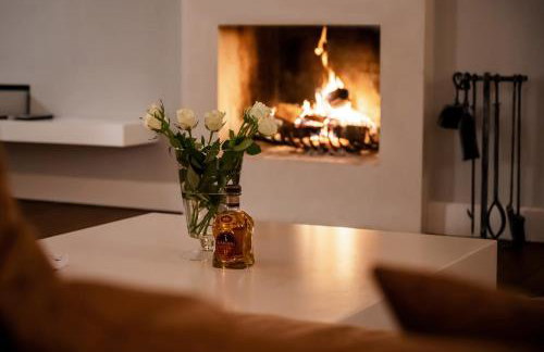 GUT KLETKAMP "Penthouse im Schloss" - Premium-Ferienwohnung mit 5 Schlafzimmern auf 400qm I Kamin I 2 Wohnzimmer I Garten & Terrasse I Wald- und Seeblick I Profi-Küche I 15 Min zur Ostsee I Parkplätze I WLAN - Foto 31