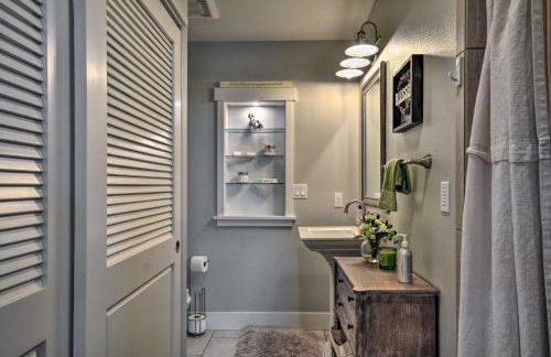 Travelers Retreat Studio with Patio and Yard! - Foto 18