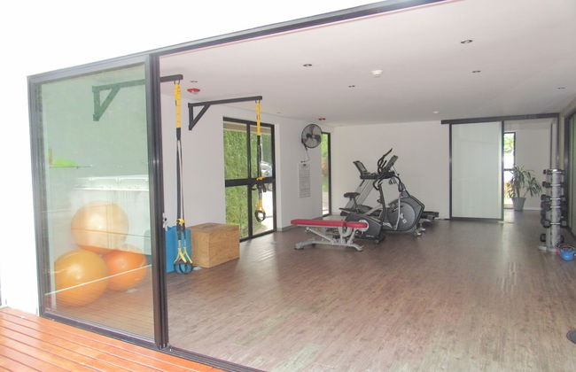 BEE Suites Santa Ana - Foto 49