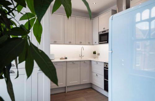 Modern and Bright Highgate Gem - Photo 22